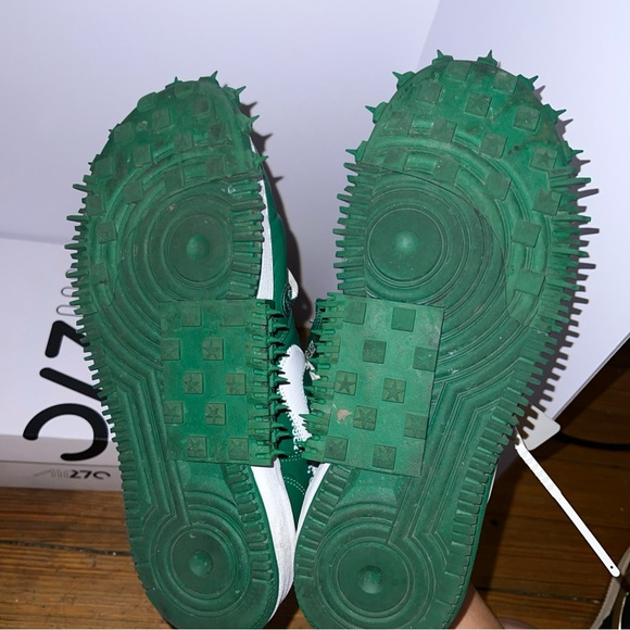 Nike - Picture 4 of 5